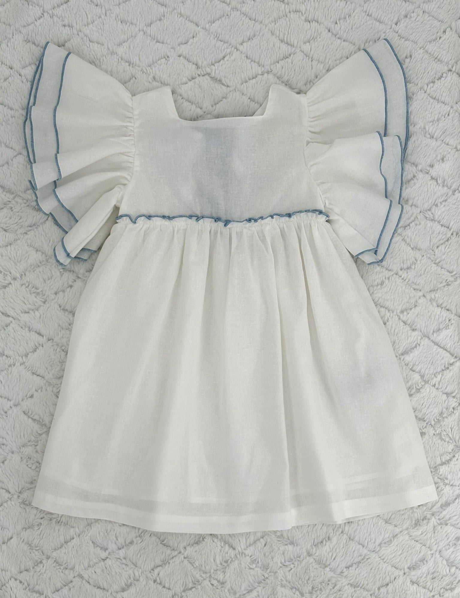 Kleid Ivory mit Flatterärmeln & Blauer Schleife