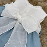 Baby Kleid Plumeti Weiß-Hellblau mit Schleife & Windelhöschen