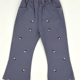 Romy Hose Blau mit Blumenstickerei