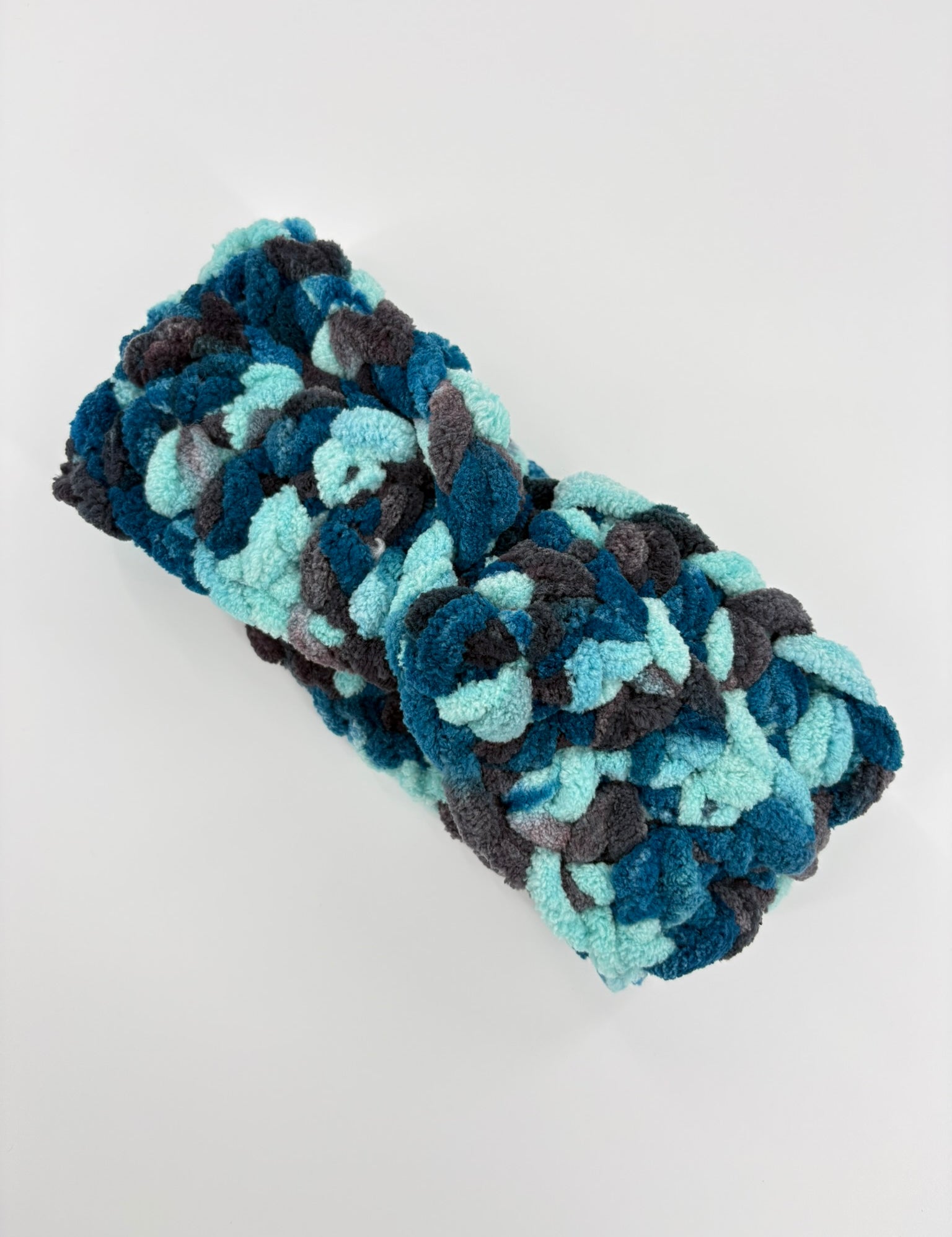 Handgehäkeltes Chenille-Stirnband