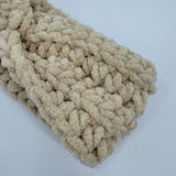Handgehäkeltes Chenille-Stirnband